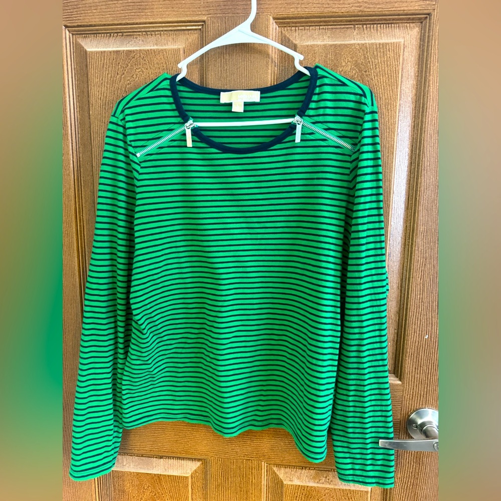 Women’s Michael Kors L/S shirt. Kelly green & navy. Zips @ shoulders. SFH